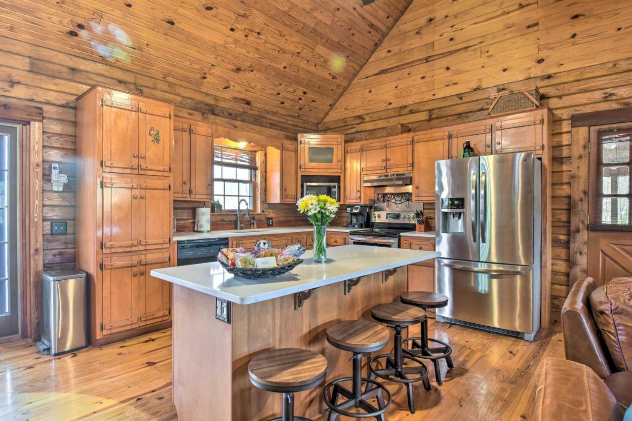 Luxury Pearcy Cabin With 5 Private Acres And Hot Tub! Екстер'єр фото